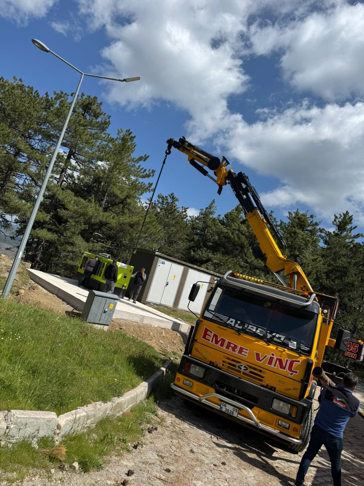 Kule vinç montajı ve ağır yük taşıma
